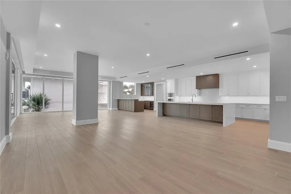 70 Avenida Veneccia Sarasota FL 34242