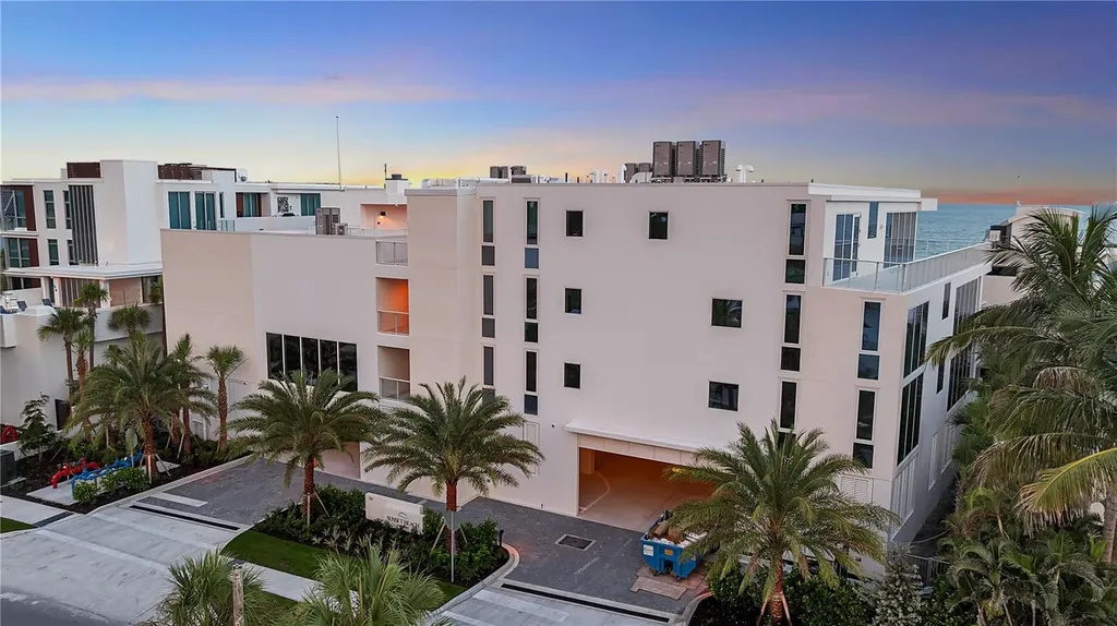70 Avenida Veneccia Sarasota FL 34242