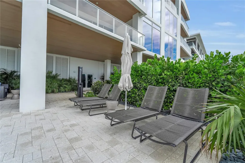 70 Avenida Veneccia Sarasota FL 34242