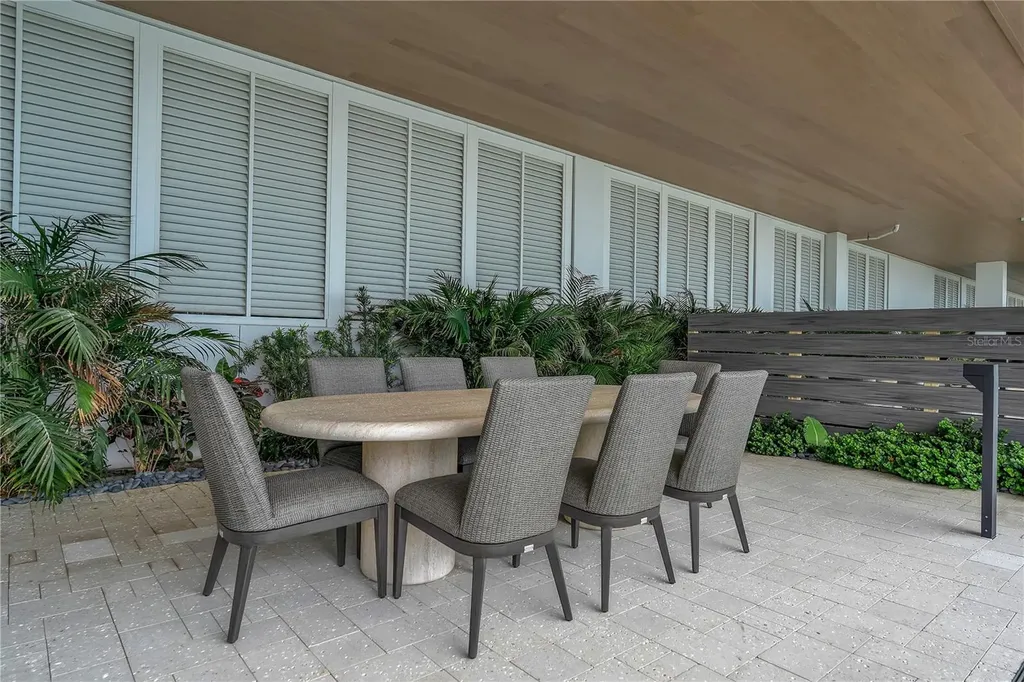 70 Avenida Veneccia Sarasota FL 34242