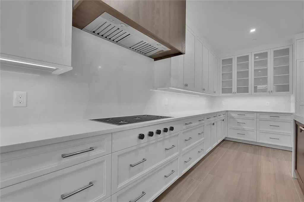 70 Avenida Veneccia Sarasota FL 34242