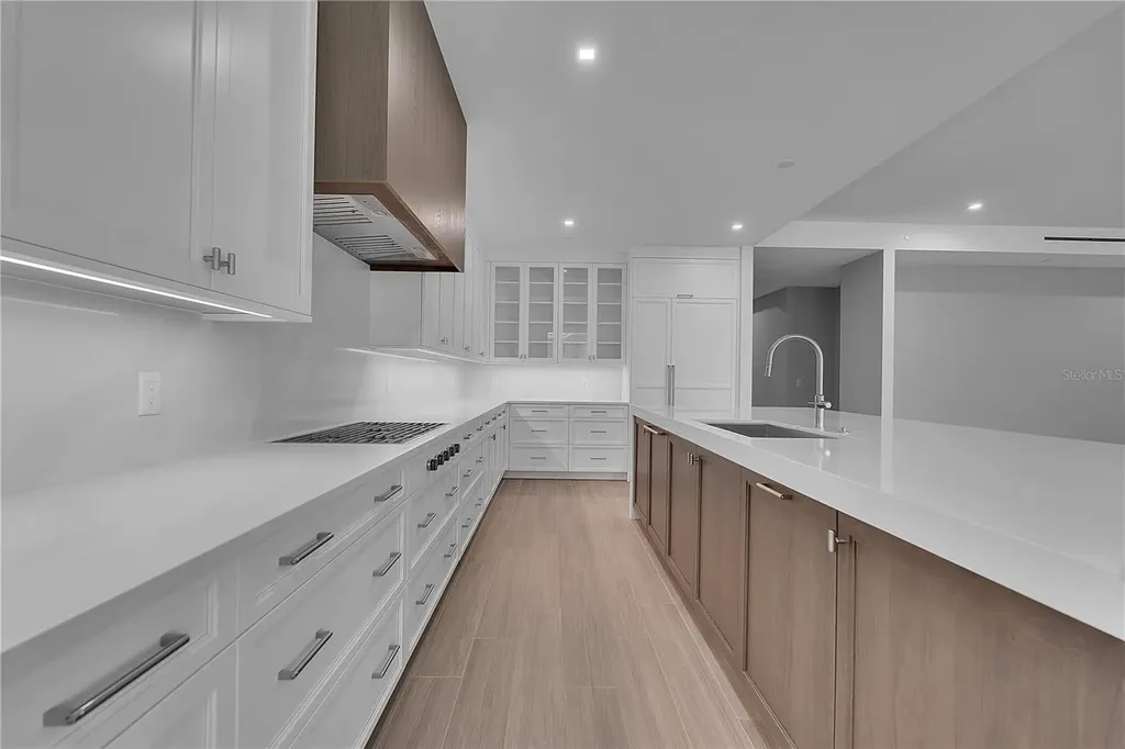70 Avenida Veneccia Sarasota FL 34242