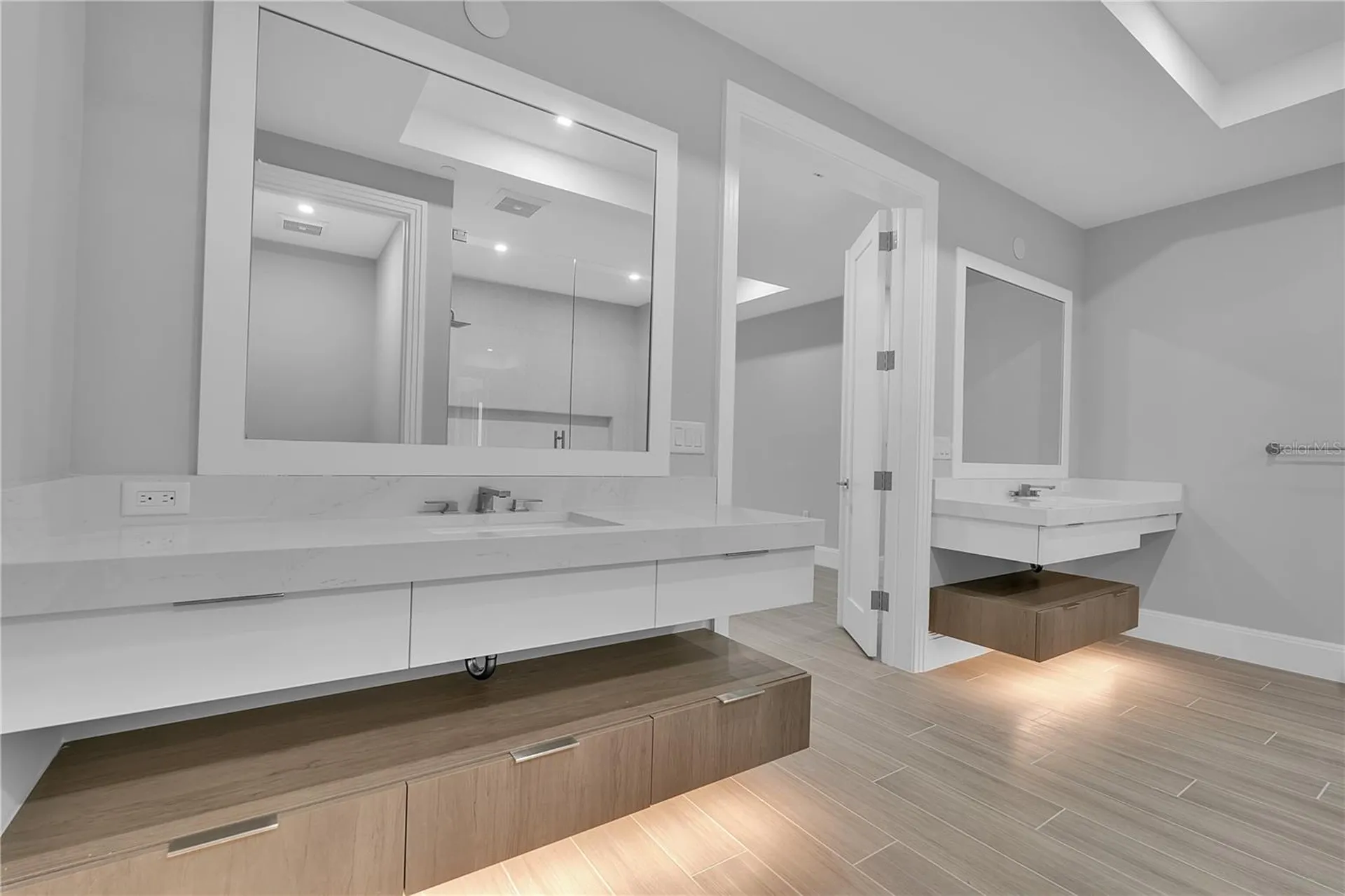 70 Avenida Veneccia Sarasota FL 34242
