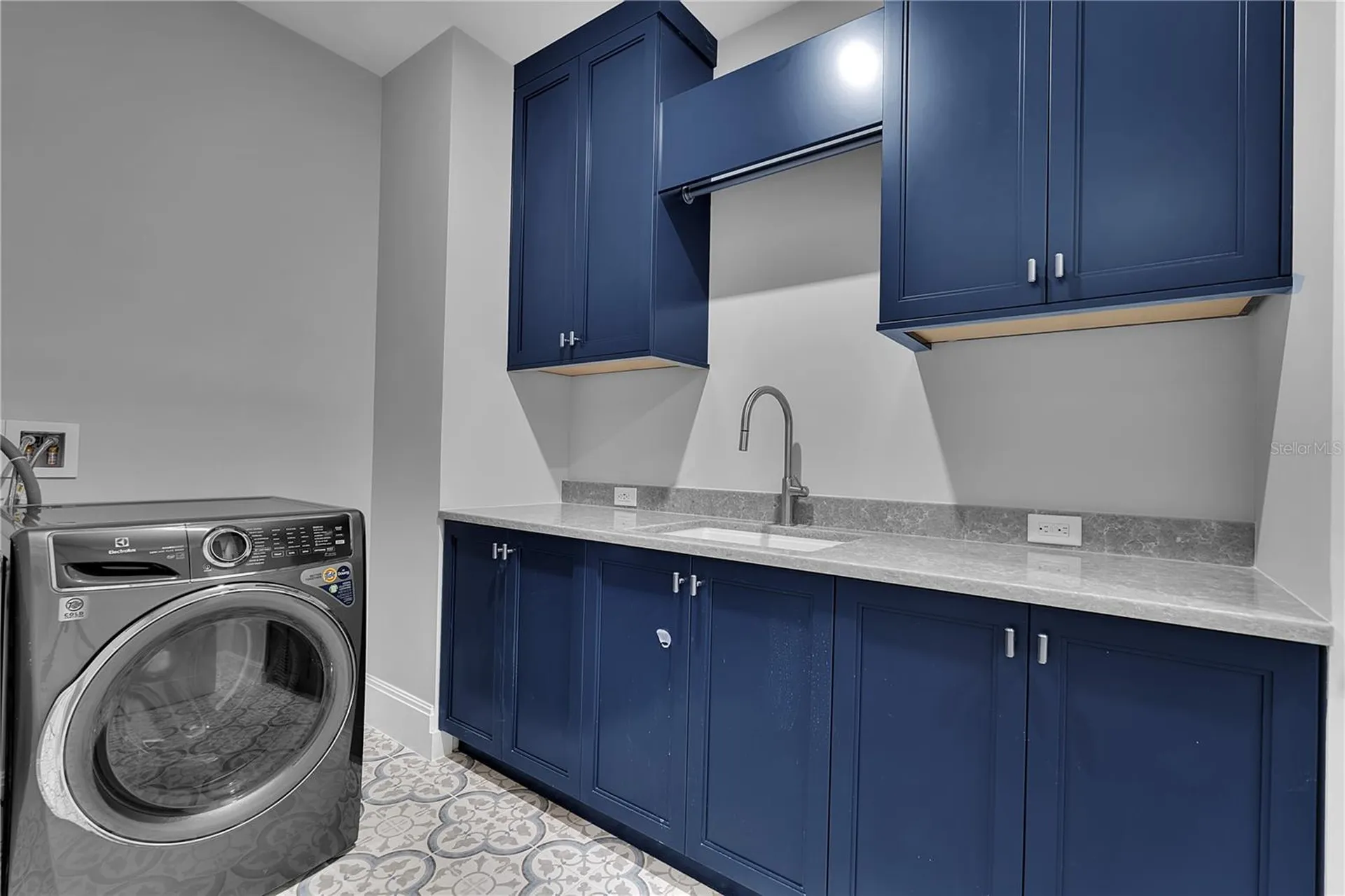 70 Avenida Veneccia Sarasota FL 34242