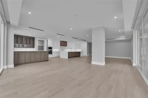 70 Avenida Veneccia Sarasota FL 34242