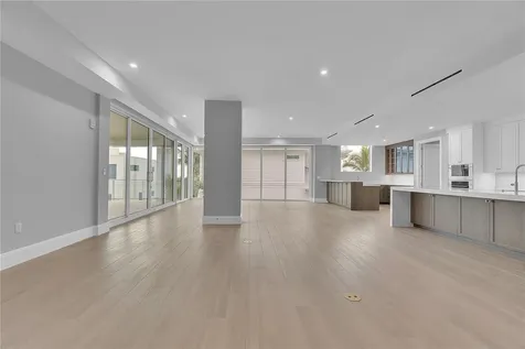 70 Avenida Veneccia Sarasota FL 34242