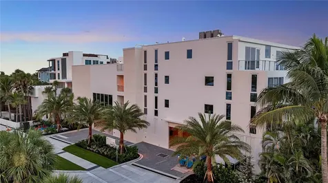 70 Avenida Veneccia Sarasota FL 34242