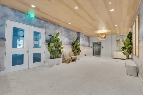 70 Avenida Veneccia Sarasota FL 34242