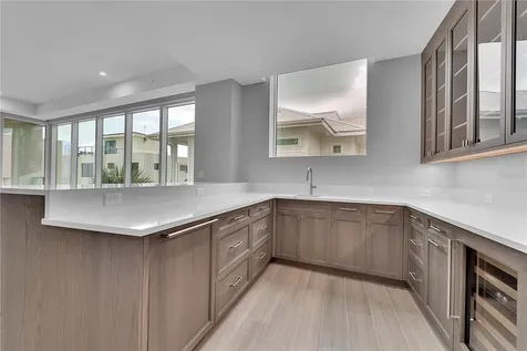 70 Avenida Veneccia Sarasota FL 34242