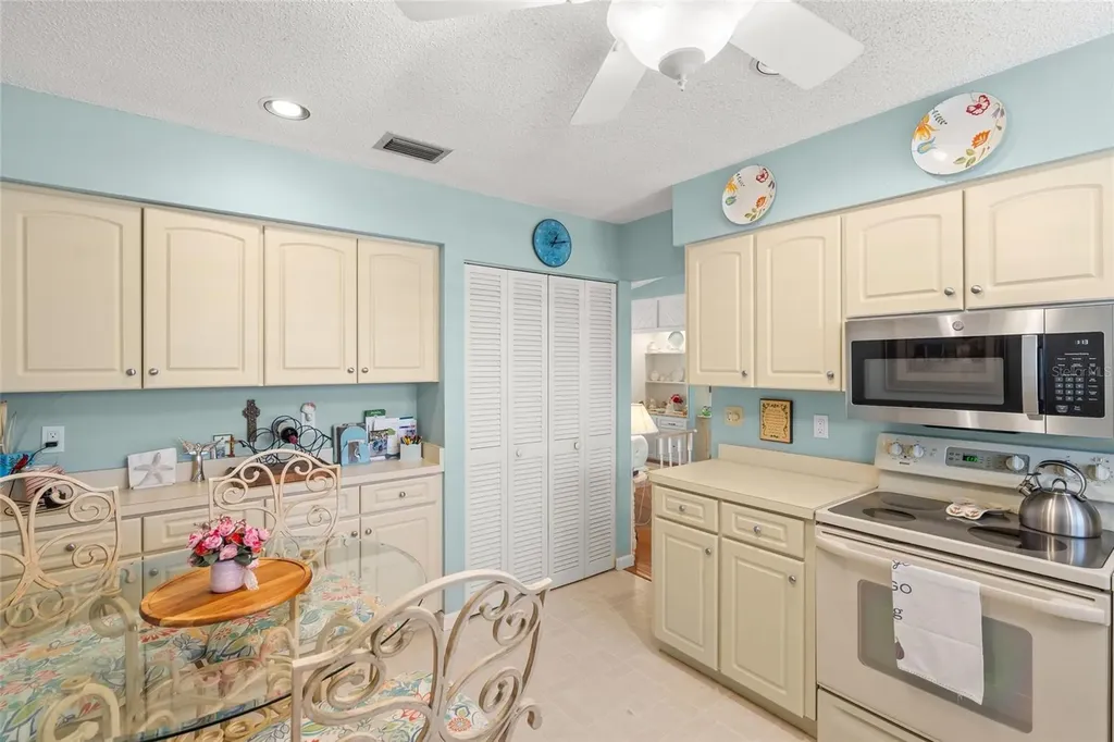 4562 Forest Wood Trail Sarasota FL 34241