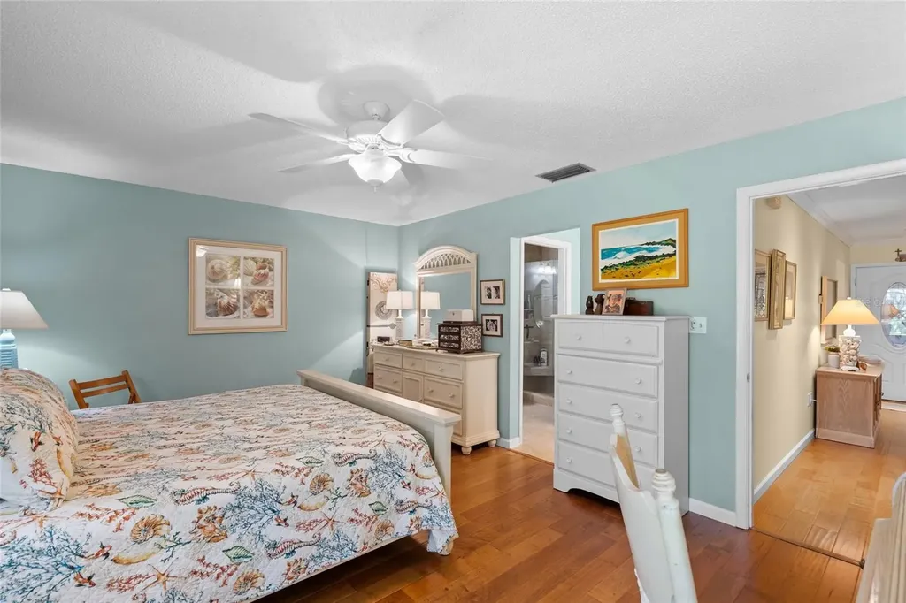 4562 Forest Wood Trail Sarasota FL 34241