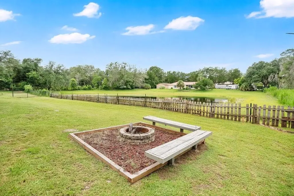 390 N High Street Lake Helen FL 32744