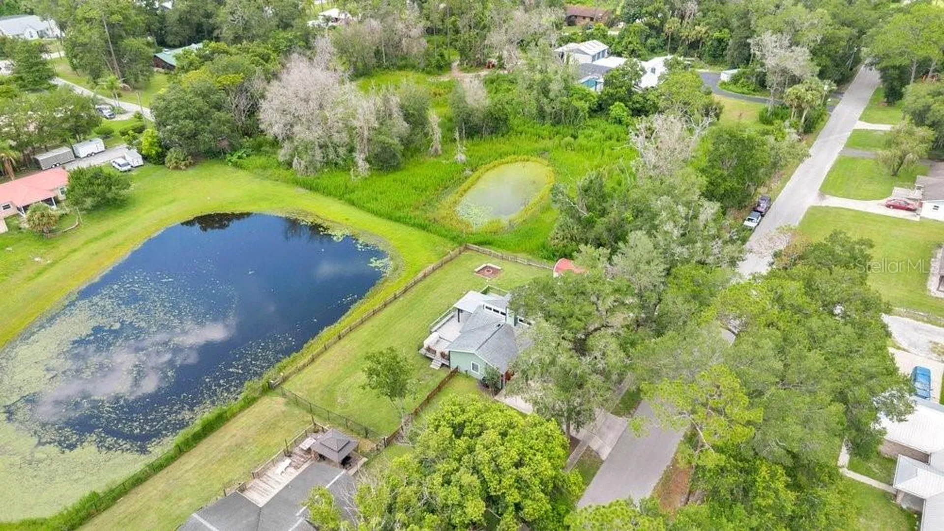 390 N High Street Lake Helen FL 32744