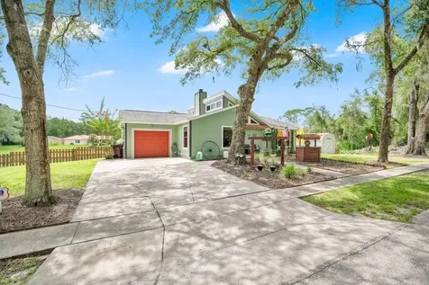 390 N High Street Lake Helen FL 32744