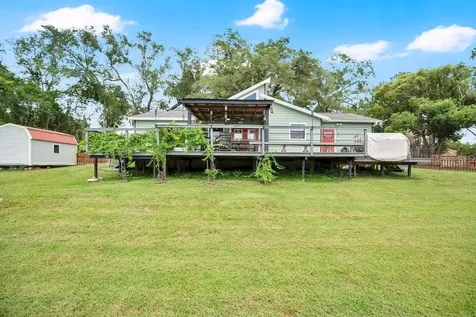 390 N High Street Lake Helen FL 32744