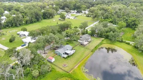 390 N High Street Lake Helen FL 32744