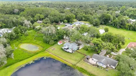 390 N High Street Lake Helen FL 32744