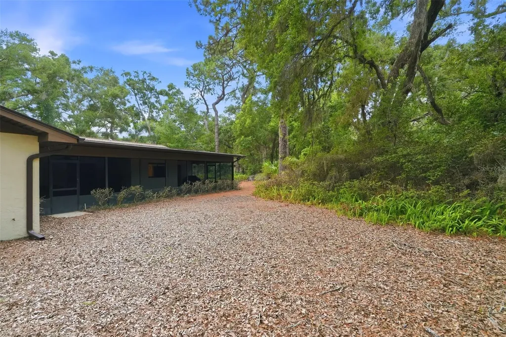 1660 Narnia Court Dunedin FL 34698