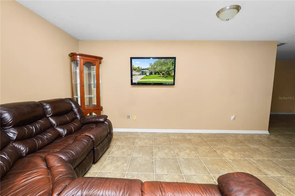 4820 Presidential Street Seffner FL 33584
