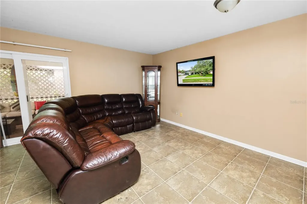4820 Presidential Street Seffner FL 33584