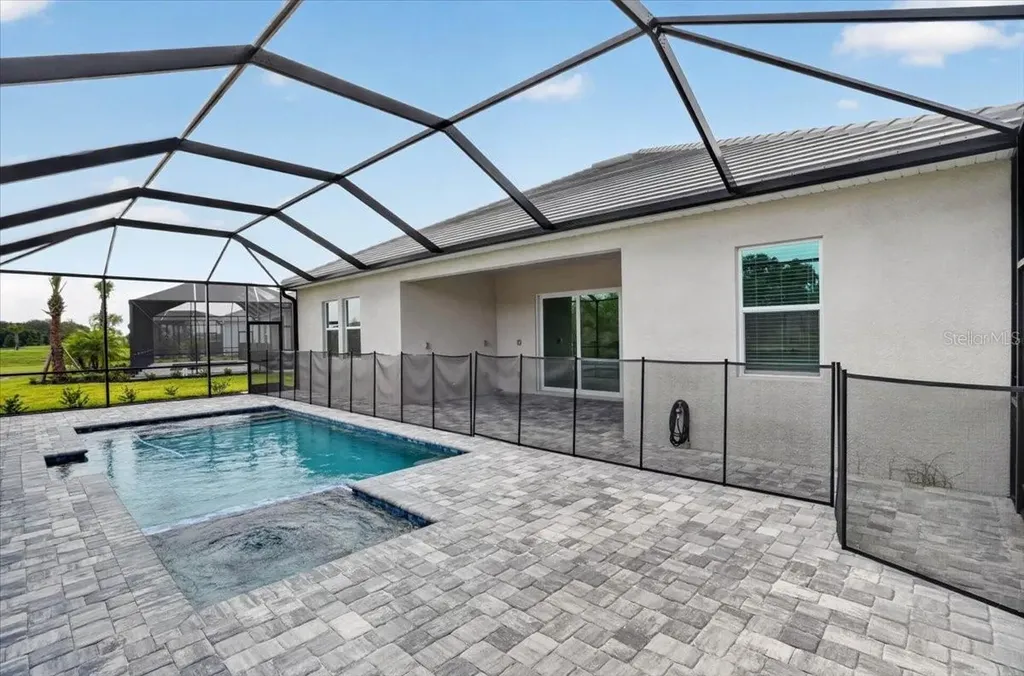 19219 Scallop Loop Lakewood Ranch FL 34211