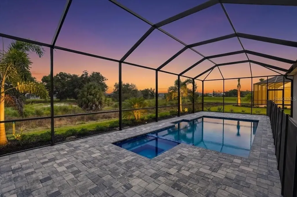 19219 Scallop Loop Lakewood Ranch FL 34211