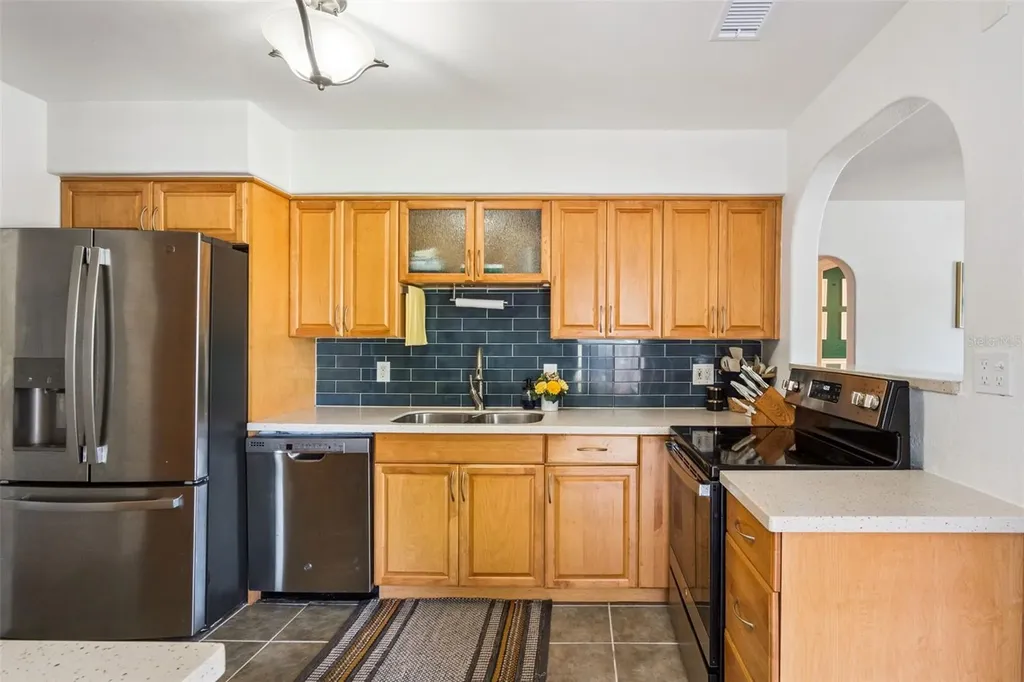 817 Romano Avenue Orlando FL 32807