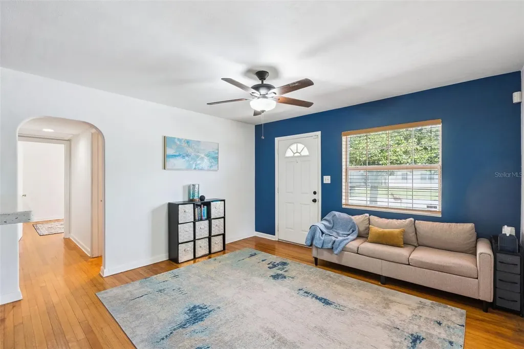 817 Romano Avenue Orlando FL 32807
