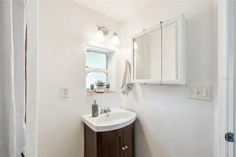 817 Romano Avenue Orlando FL 32807