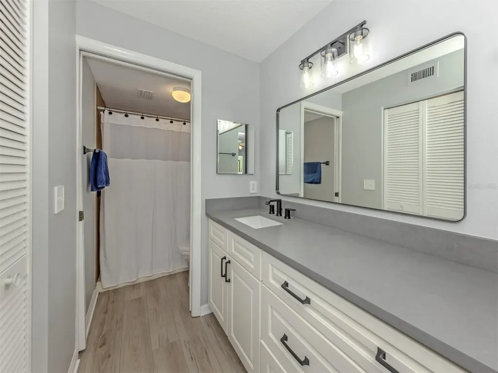 210 Silver Lake Drive Venice FL 34292