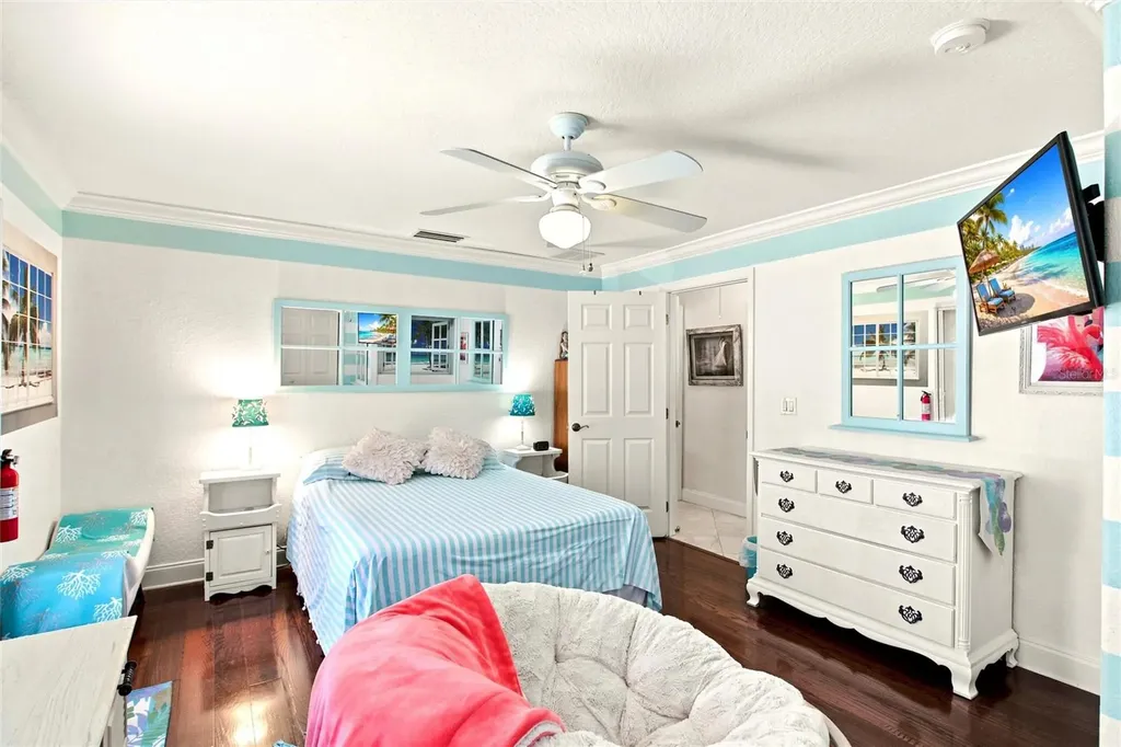 652 N Elm Street Englewood FL 34223