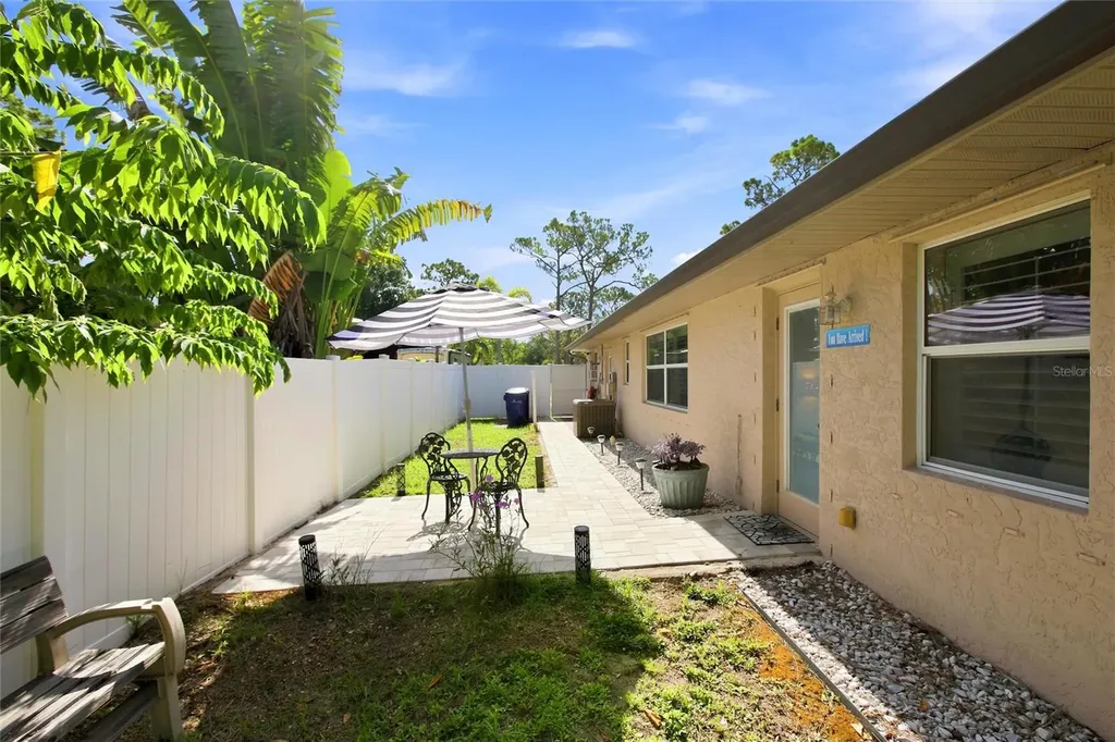 652 N Elm Street Englewood FL 34223