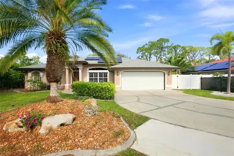 652 N Elm Street Englewood FL 34223