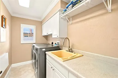 652 N Elm Street Englewood FL 34223