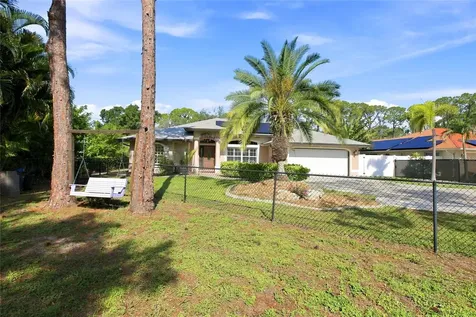 652 N Elm Street Englewood FL 34223