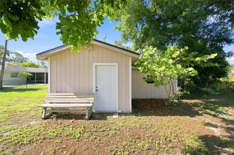 652 N Elm Street Englewood FL 34223