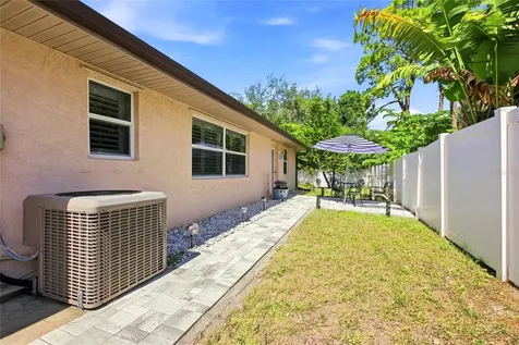 652 N Elm Street Englewood FL 34223