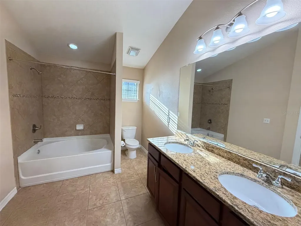 5722 Kinglethill Drive Lithia FL 33547