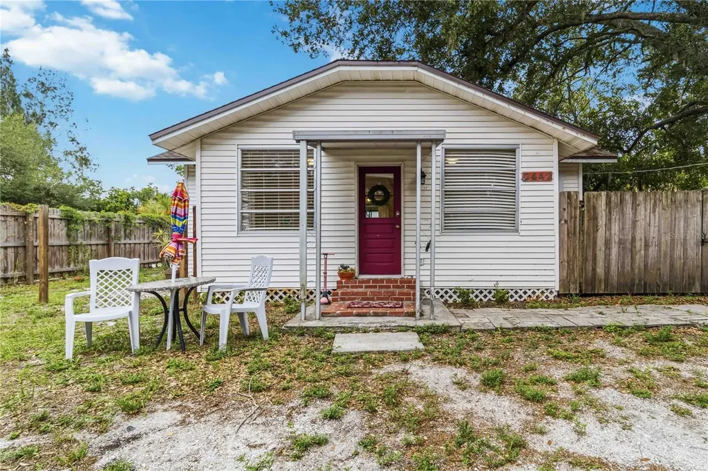 2442 Novus Street Sarasota FL 34237