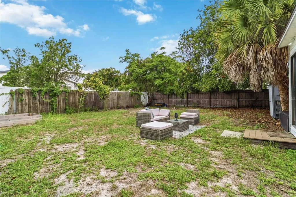 2442 Novus Street Sarasota FL 34237