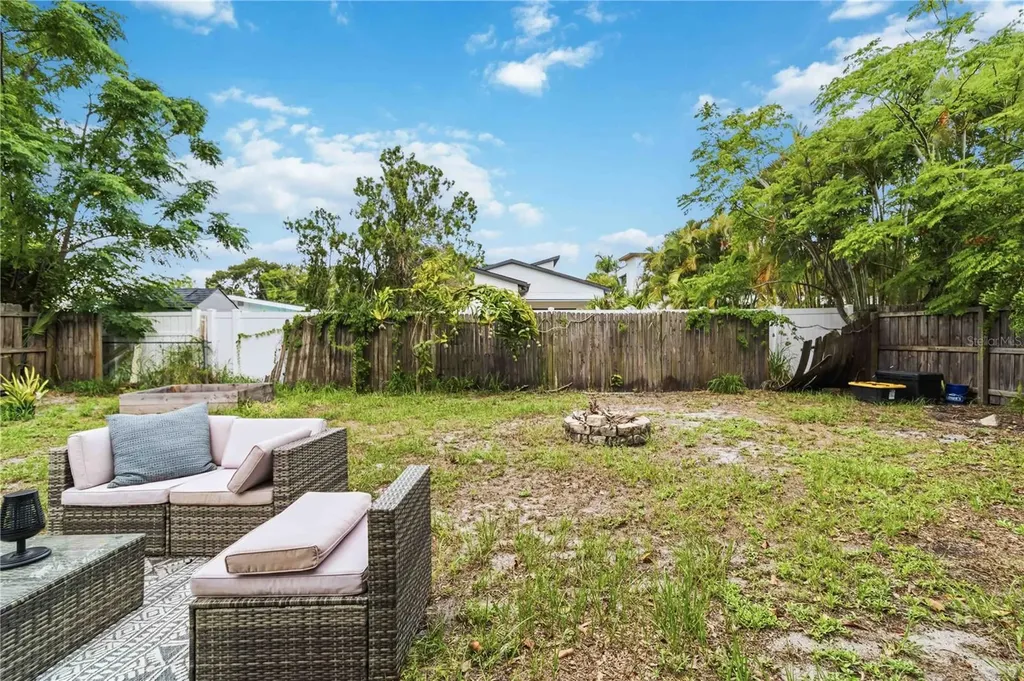 2442 Novus Street Sarasota FL 34237
