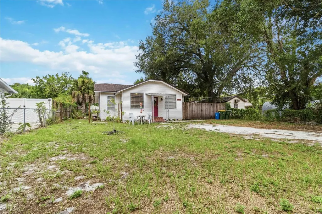 2442 Novus Street Sarasota FL 34237