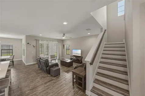 14633 Red Castle Avenue Lithia FL 33547