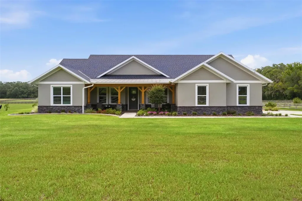 16241 SE 150th Avenue Weirsdale FL 32195