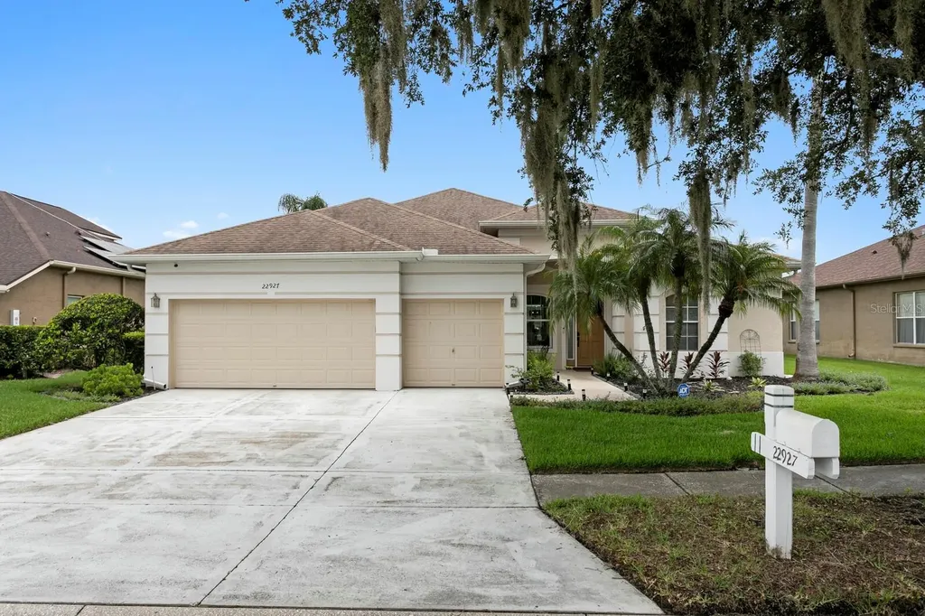 22927 Bay Cedar Drive Land O Lakes FL 34639