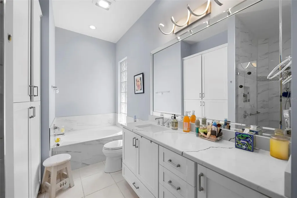 5735 Wilena Place Sarasota FL 34238