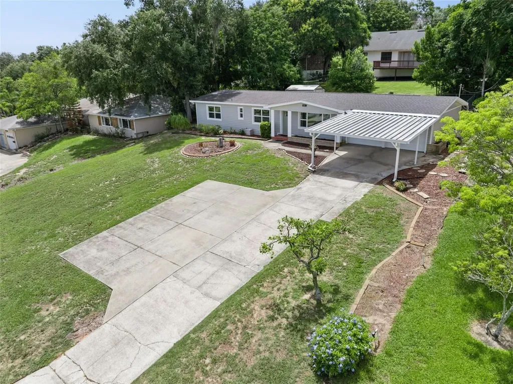 1024 Sunset Drive Lake Wales FL 33853