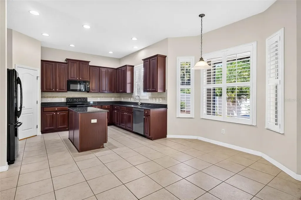 7906 Camden Woods Drive Tampa FL 33619