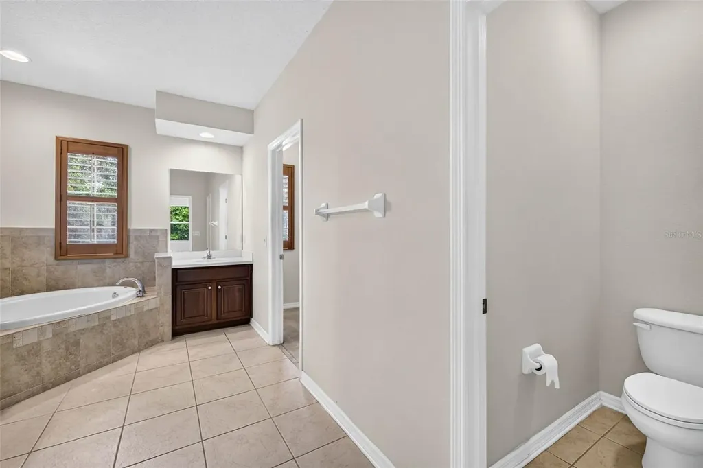 7906 Camden Woods Drive Tampa FL 33619