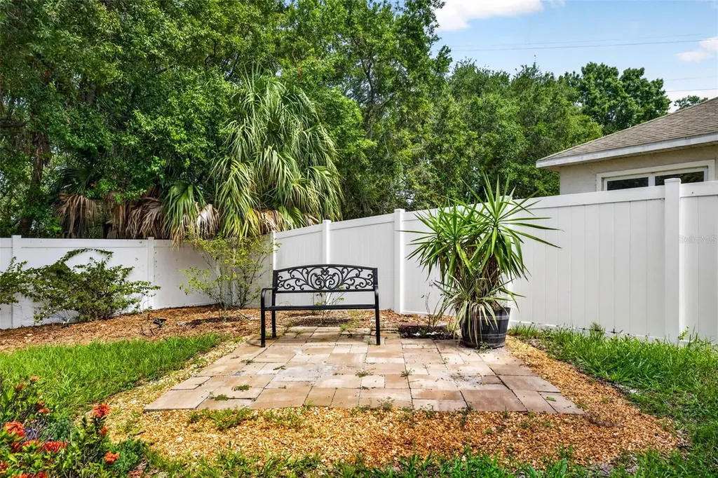 7906 Camden Woods Drive Tampa FL 33619